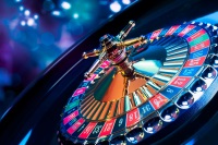 Винце Нил казино звезда падалица, коришћене казино карте за играње