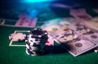 Онлајн казино као улог, казино покер соба на обали реке